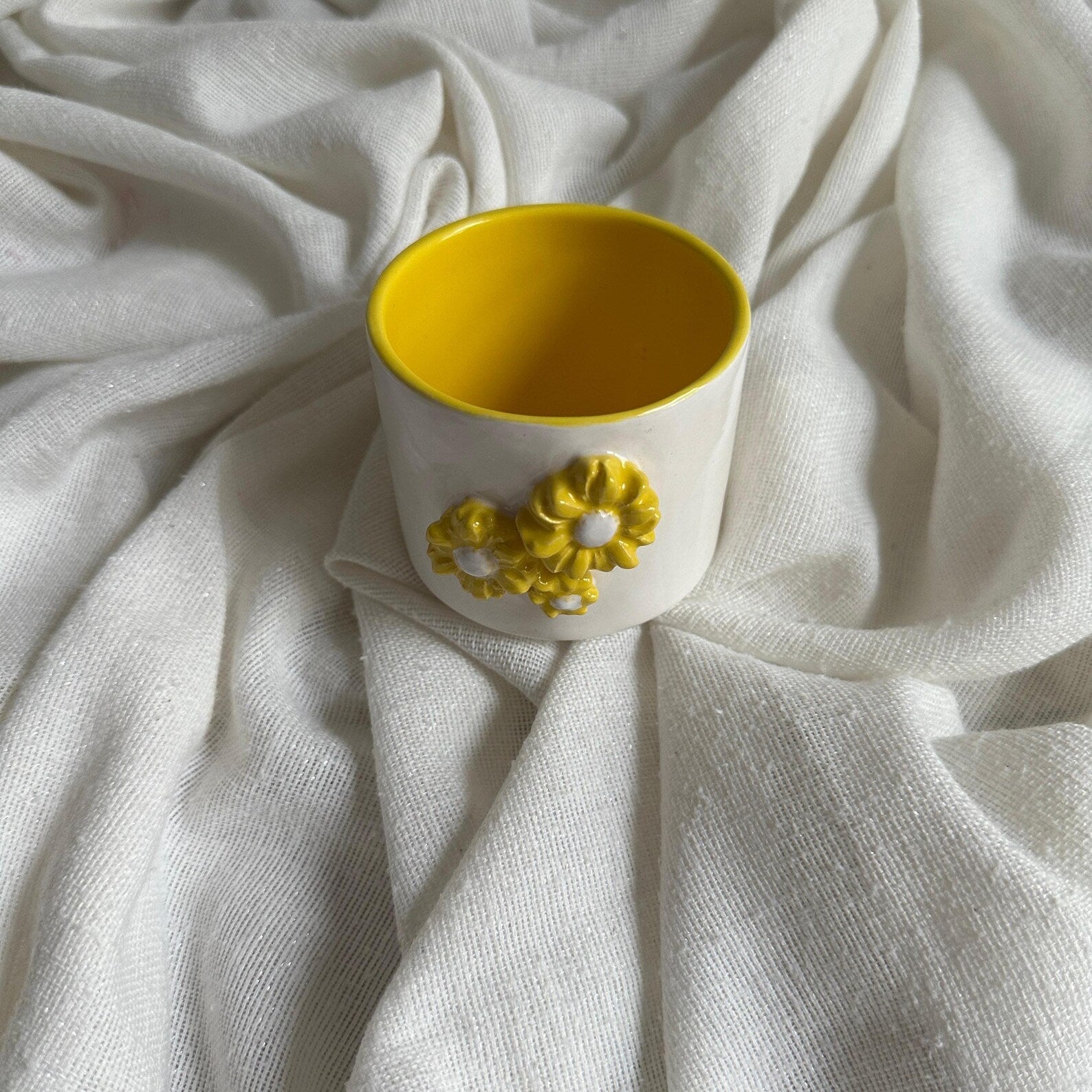 Handmade White and Yellow Daisy Ceramic Tumbler 160 ml